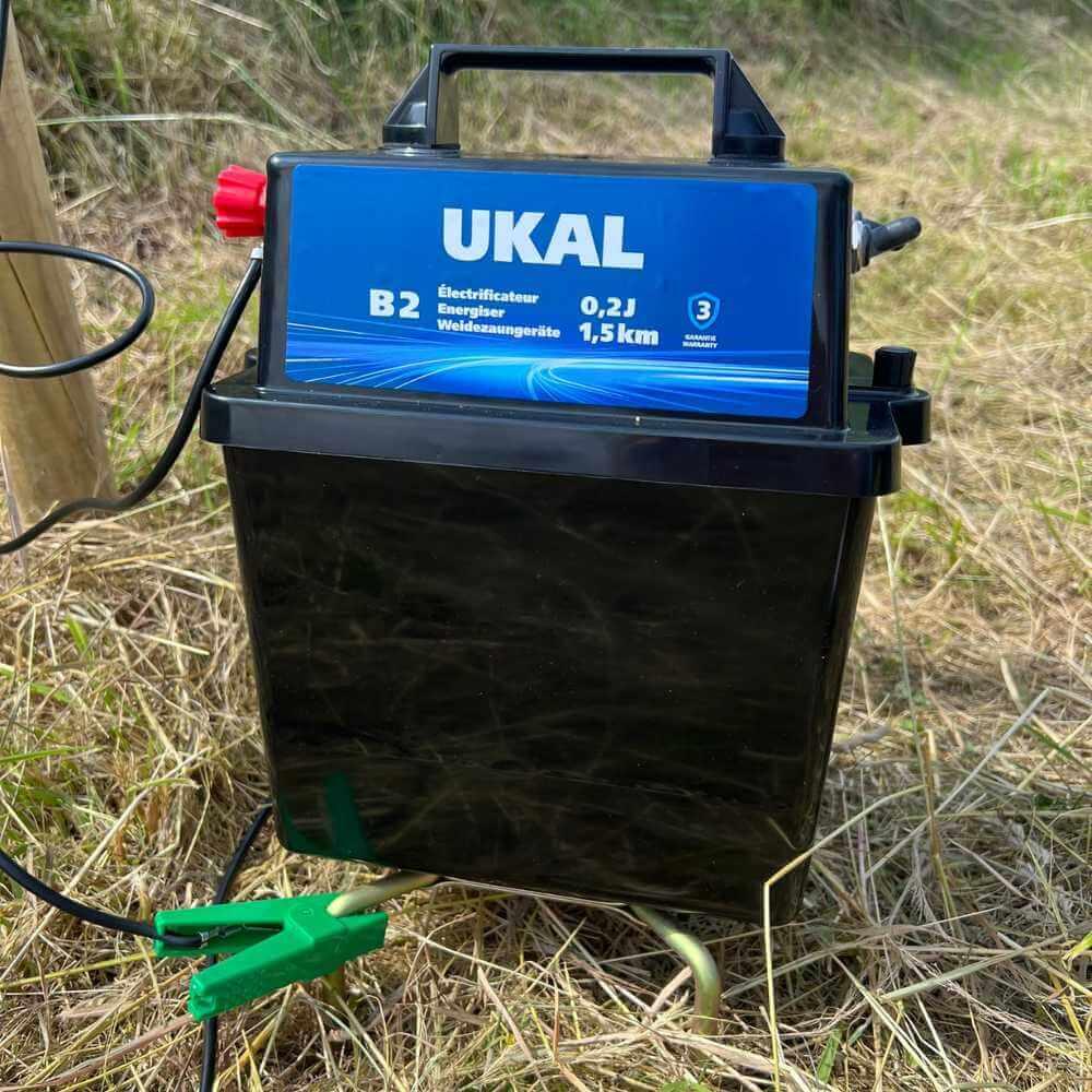 Fence accessory post battery and battery Ukal B2 3/7