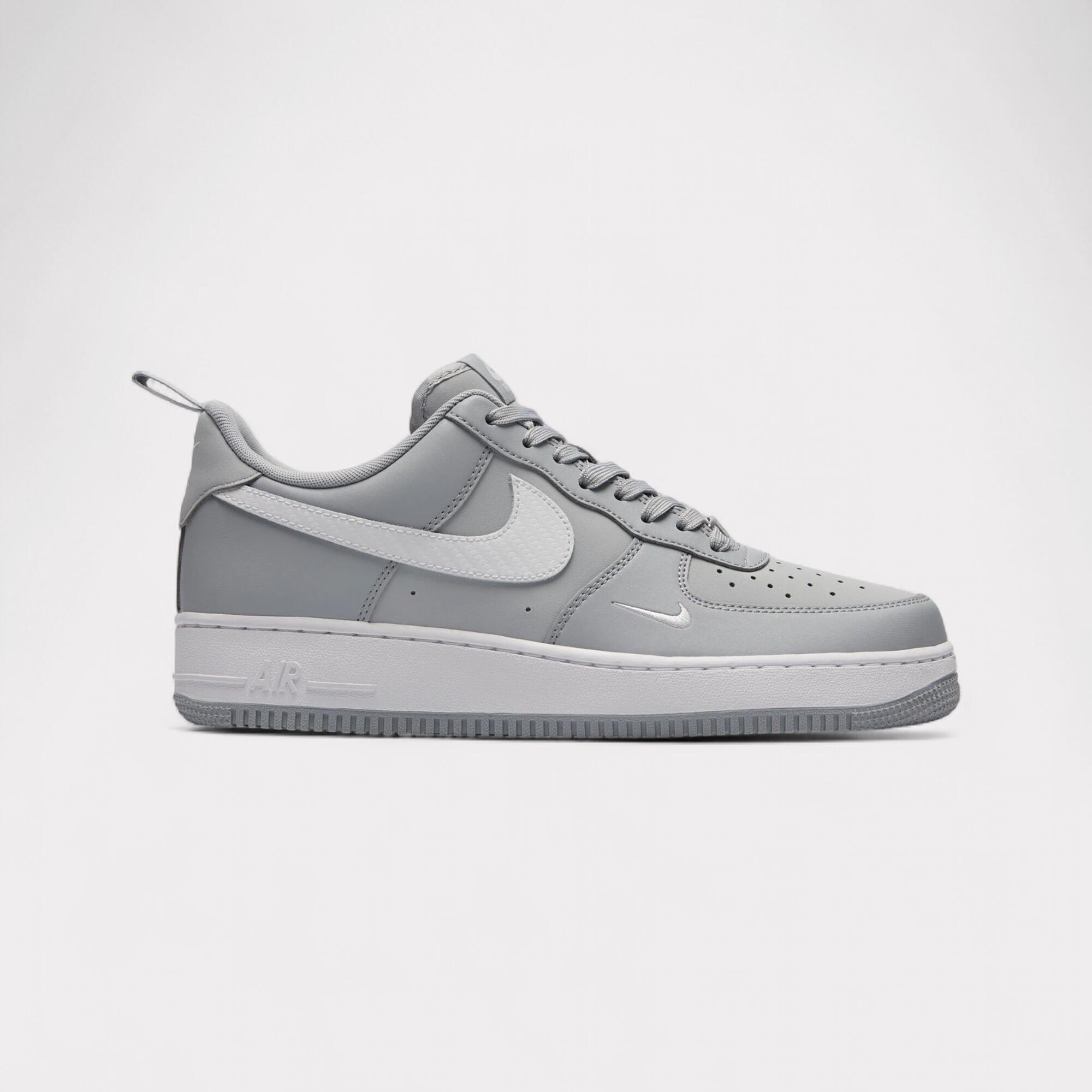 NIKE picture