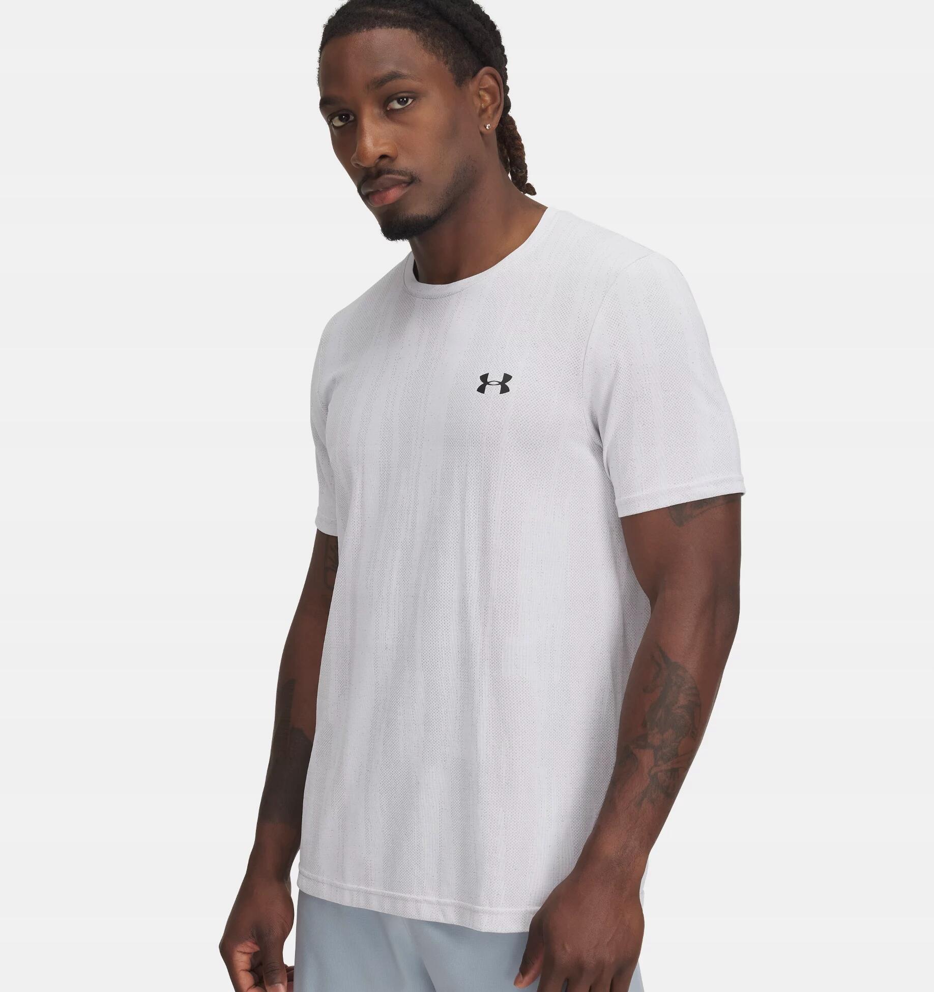 UNDER ARMOUR picture