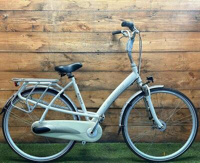 Batavus dames stadsfiets 28" 7 versnellingen, wit - tweedehands, serviced.