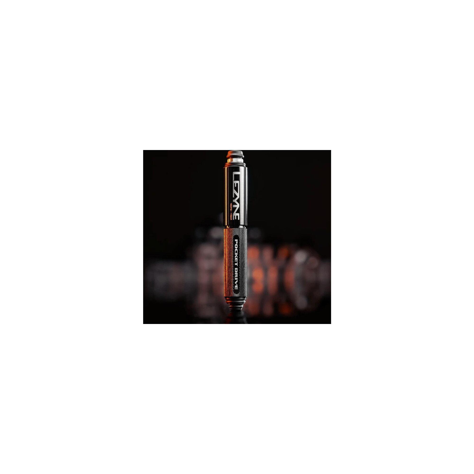 Lezyne Pocket Drive pompa manuală CNC aluminiu 15 cm - gri lucios