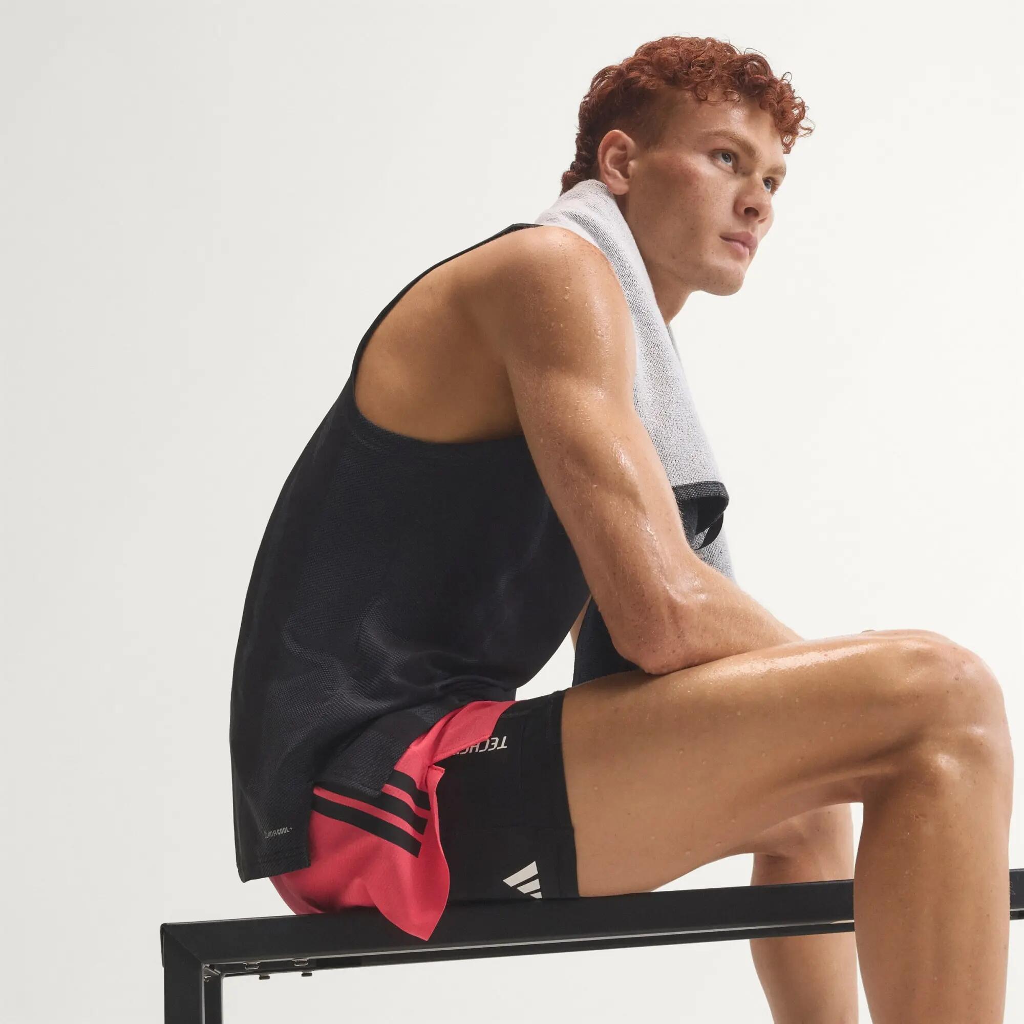 MALLAS CORTAS TECHFIT HYBRID 4/12