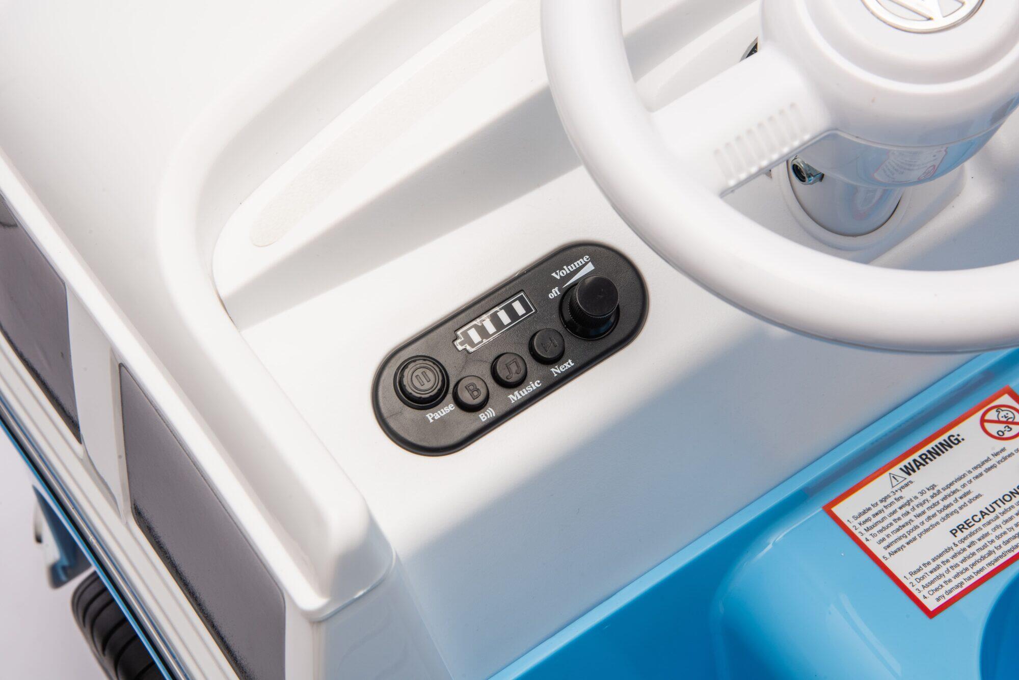 Auto elettrica ufficiale Volkswagen per bambini - Blu e bianca (da 3 a 8 anni) 4/7