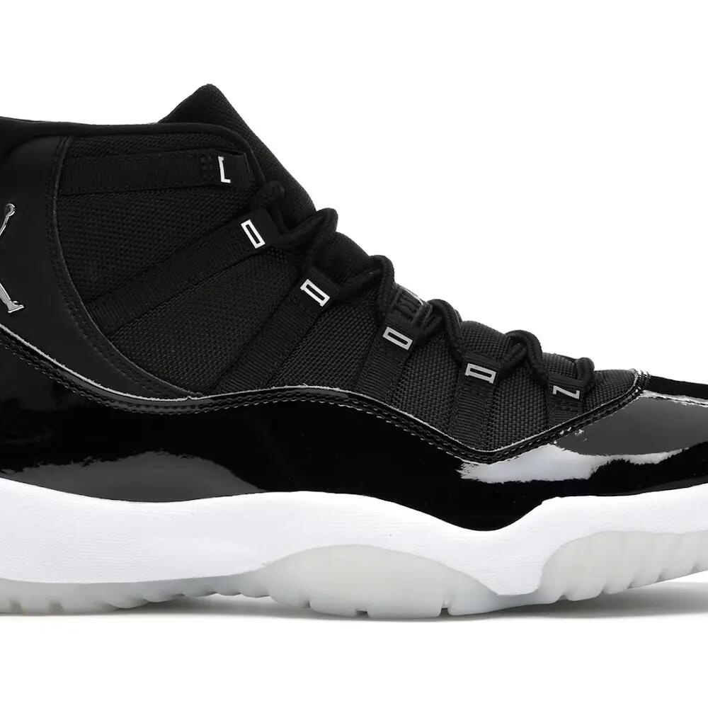 BLACK / WHITE / GREY