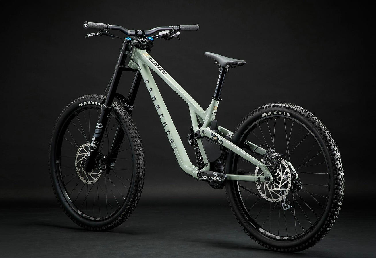 SUPREME DH V5 ESSENTIAL MTB Fully in Heritage Green 3/6