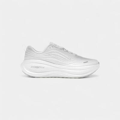 Nike vomero plus white