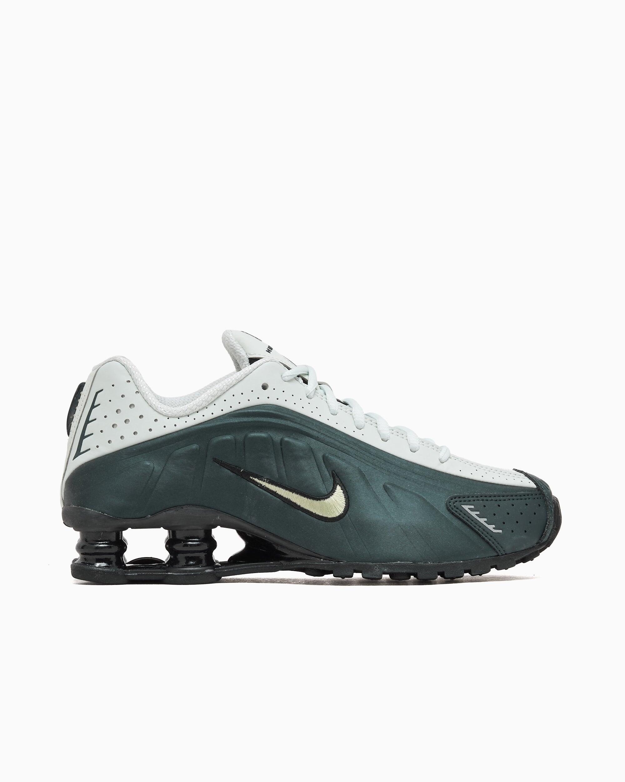 NIKE picture
