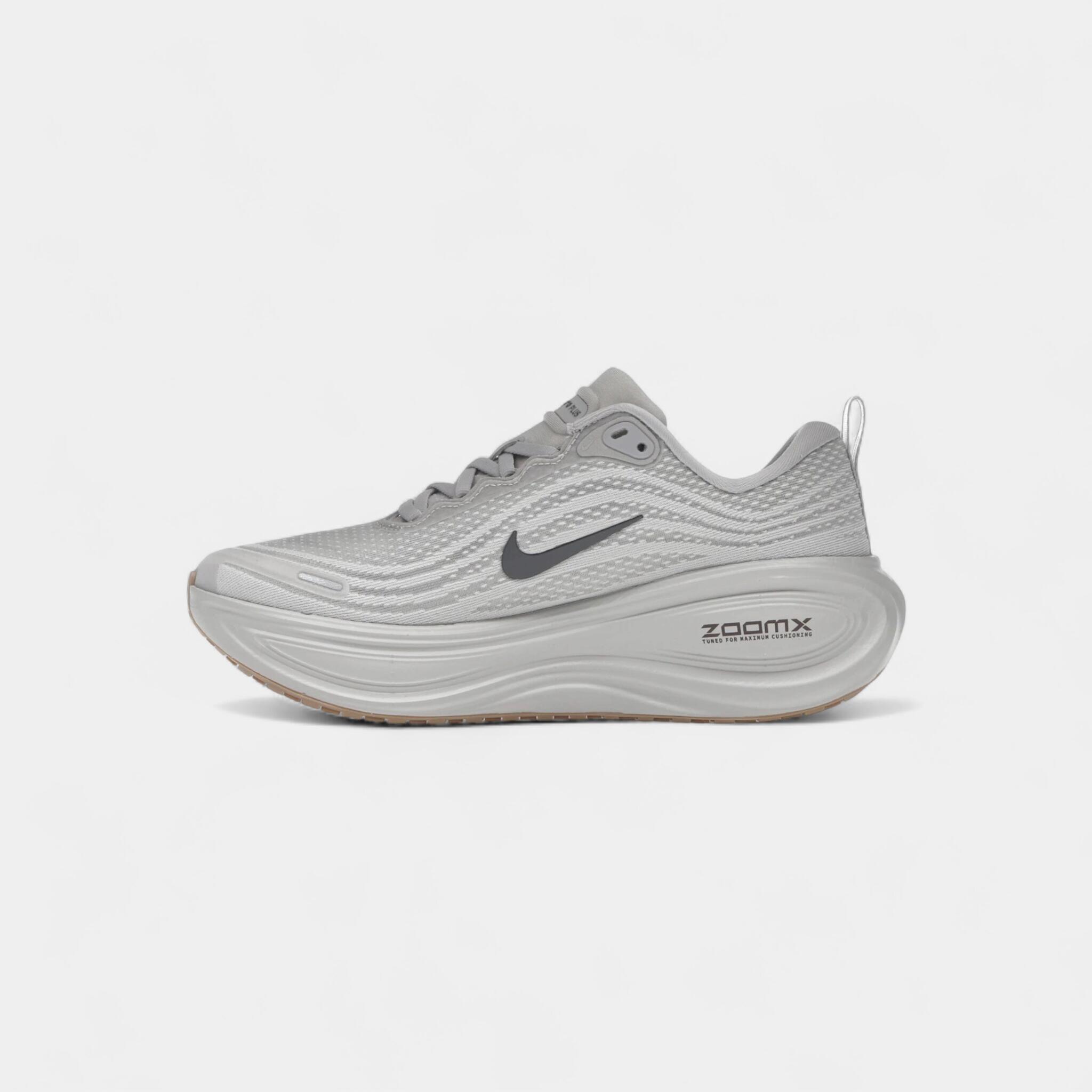 Nike Vomero Plus College Grey Light Iron Ore Gum 4/4