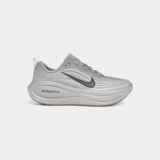 Nike Vomero Plus College Grey Light Iron Ore Gum