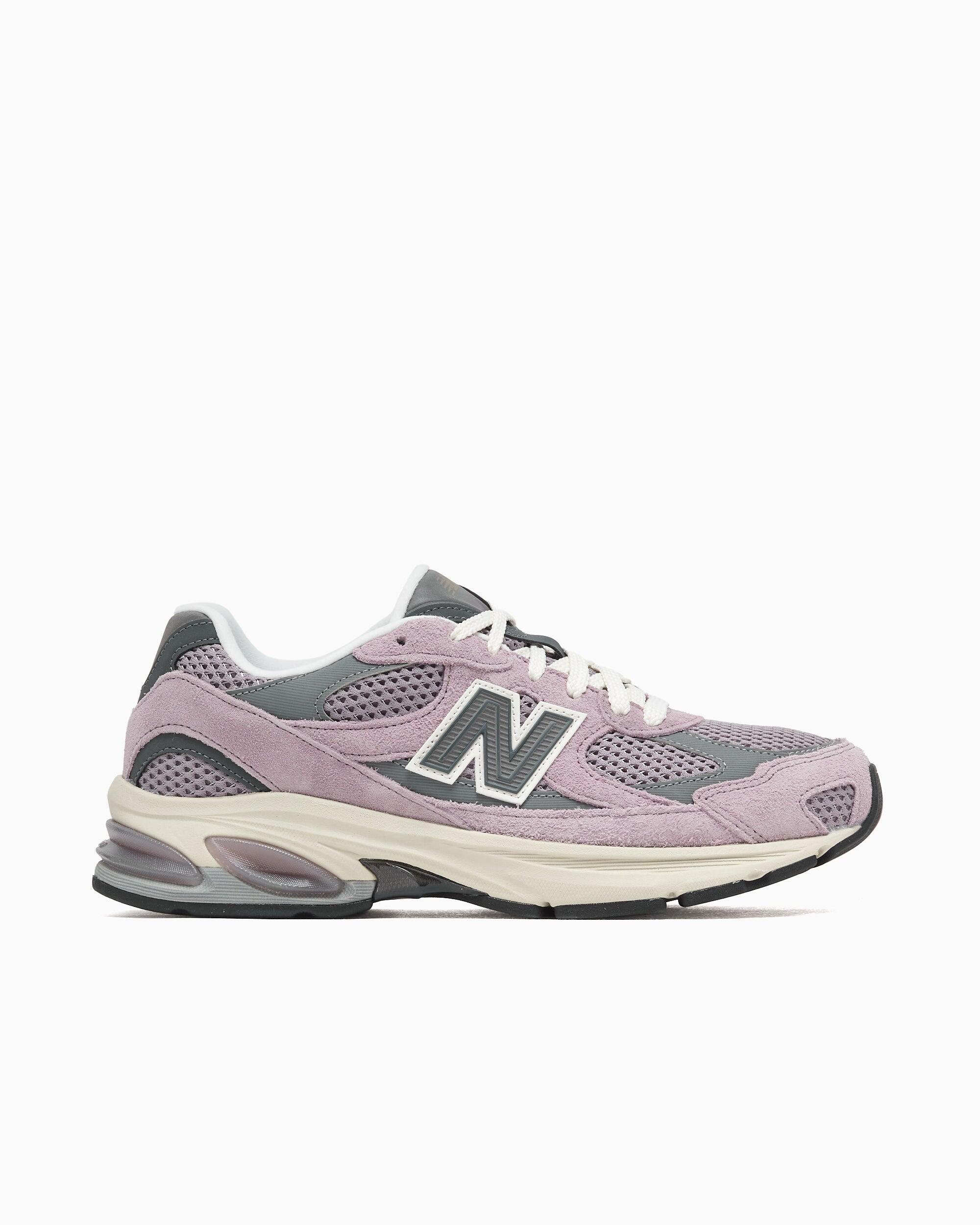NEW BALANCE picture