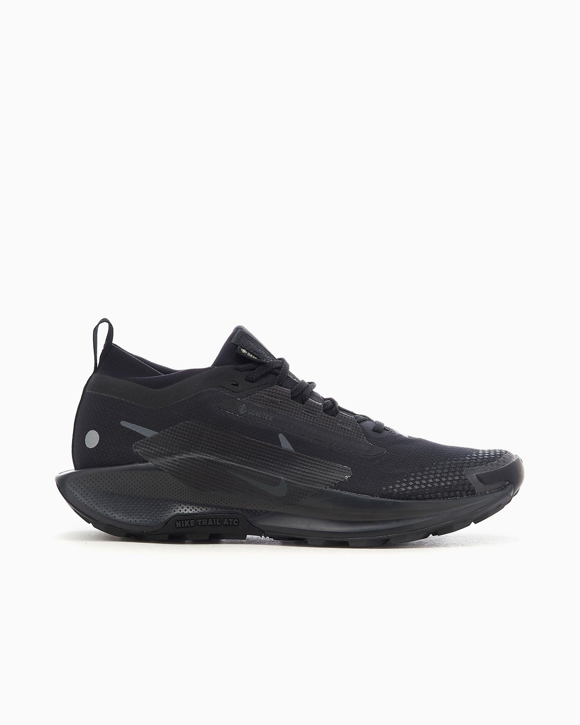 NIKE picture