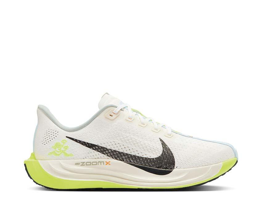 NIKE picture