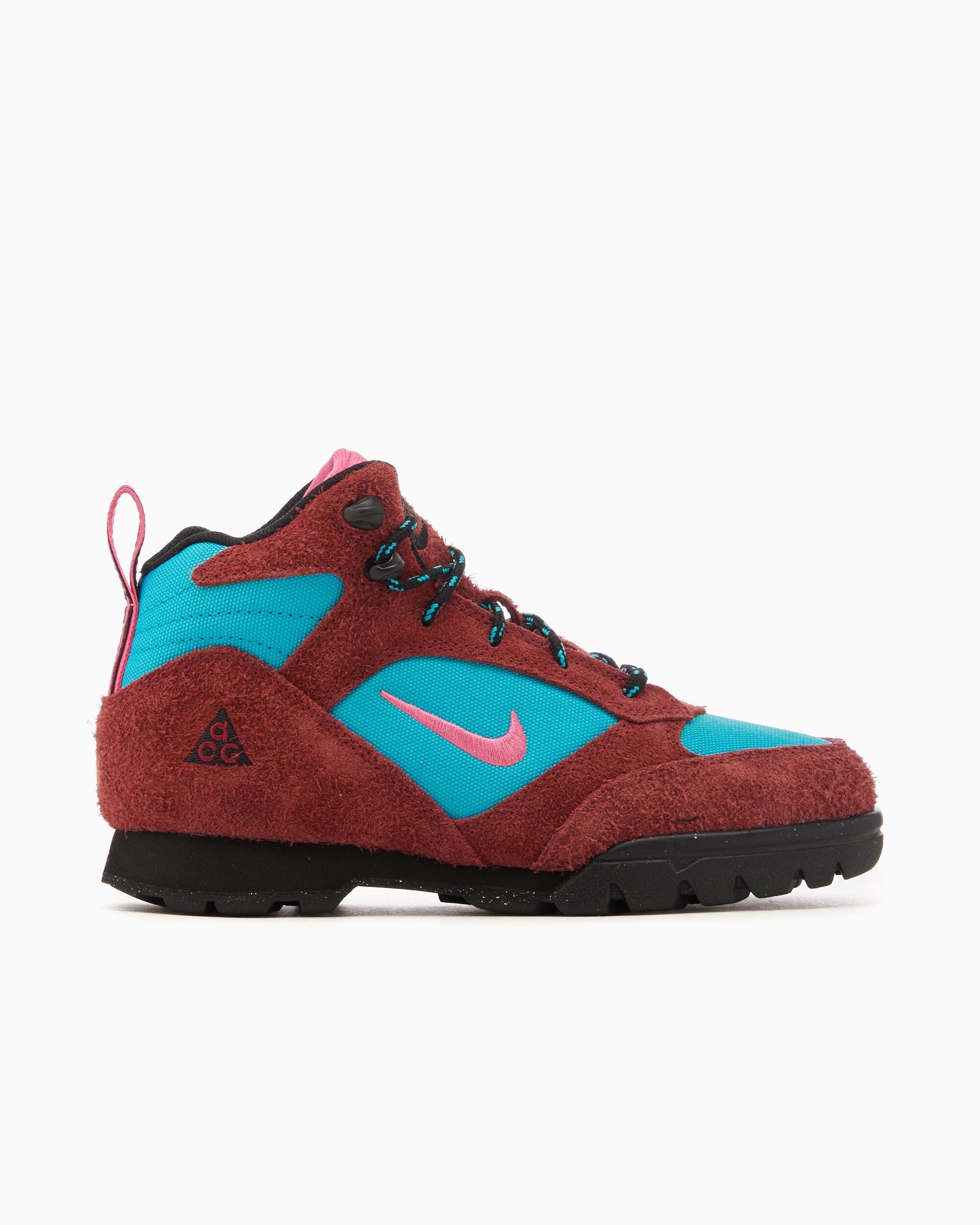NIKE picture