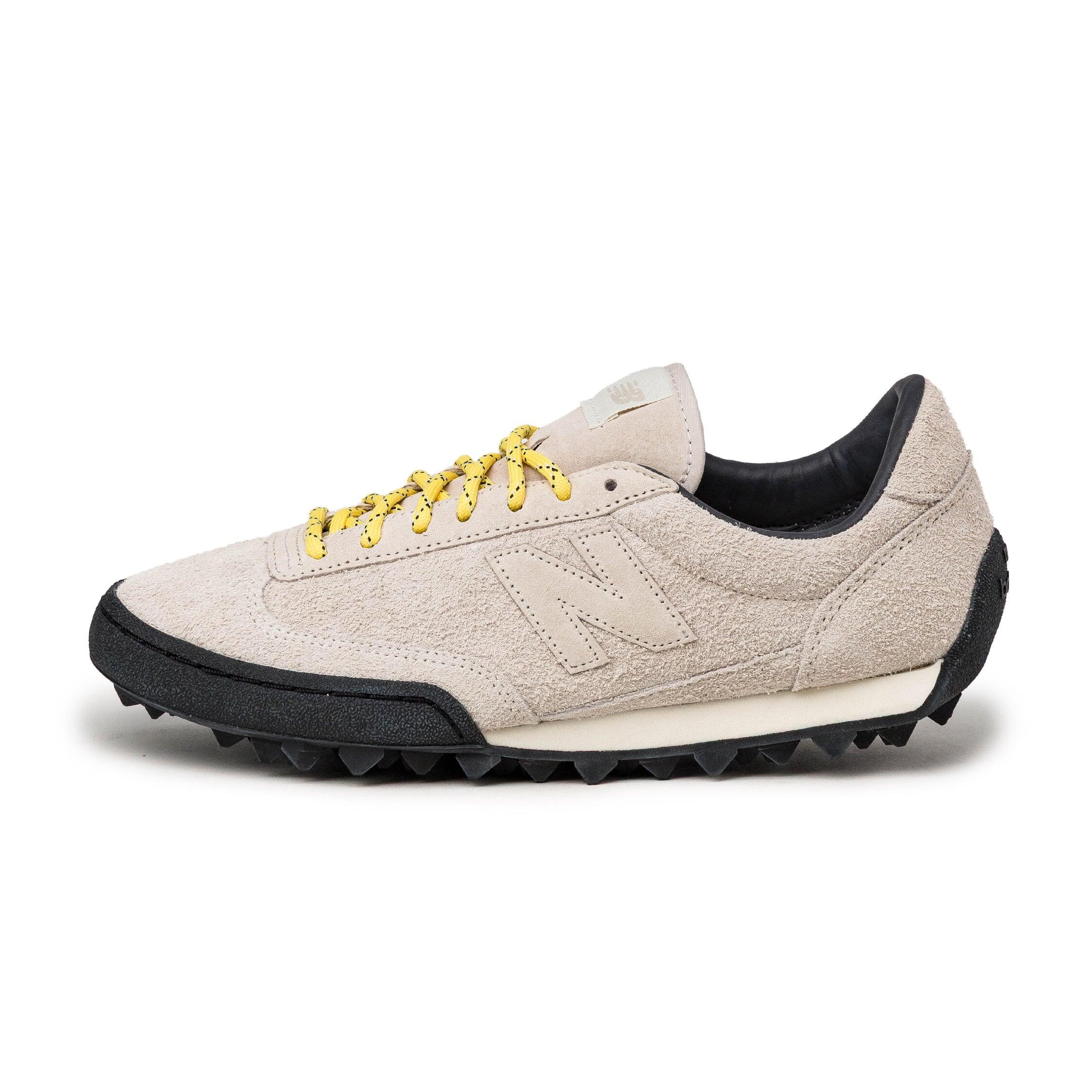 NEW BALANCE picture