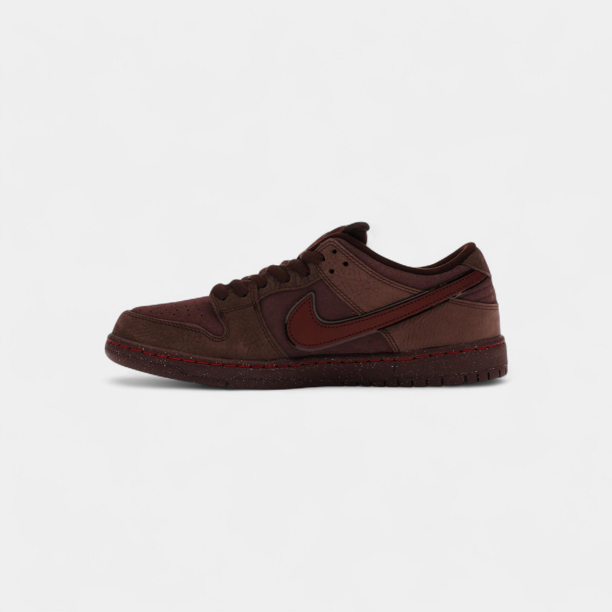 Nike SB Dunk Low City of Love Burgundy Crush 4/5