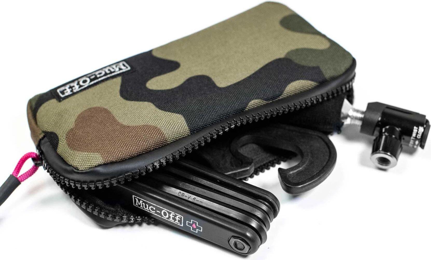 Essential Case Camo 3/6