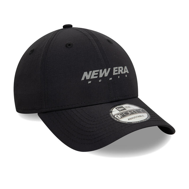 Șapcă cu cozoroc New Era NE Tech 9Forty