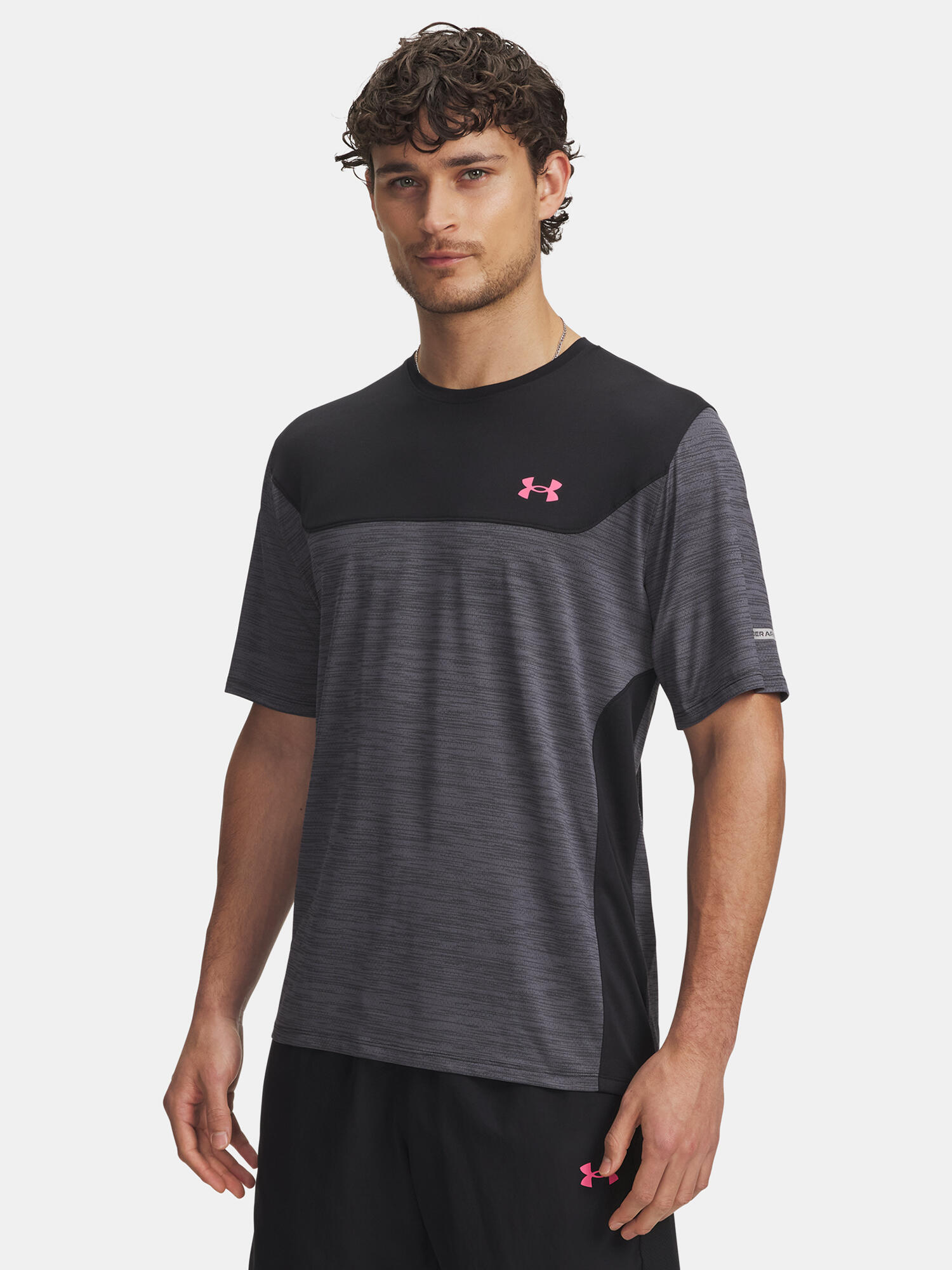 UNDER ARMOUR picture