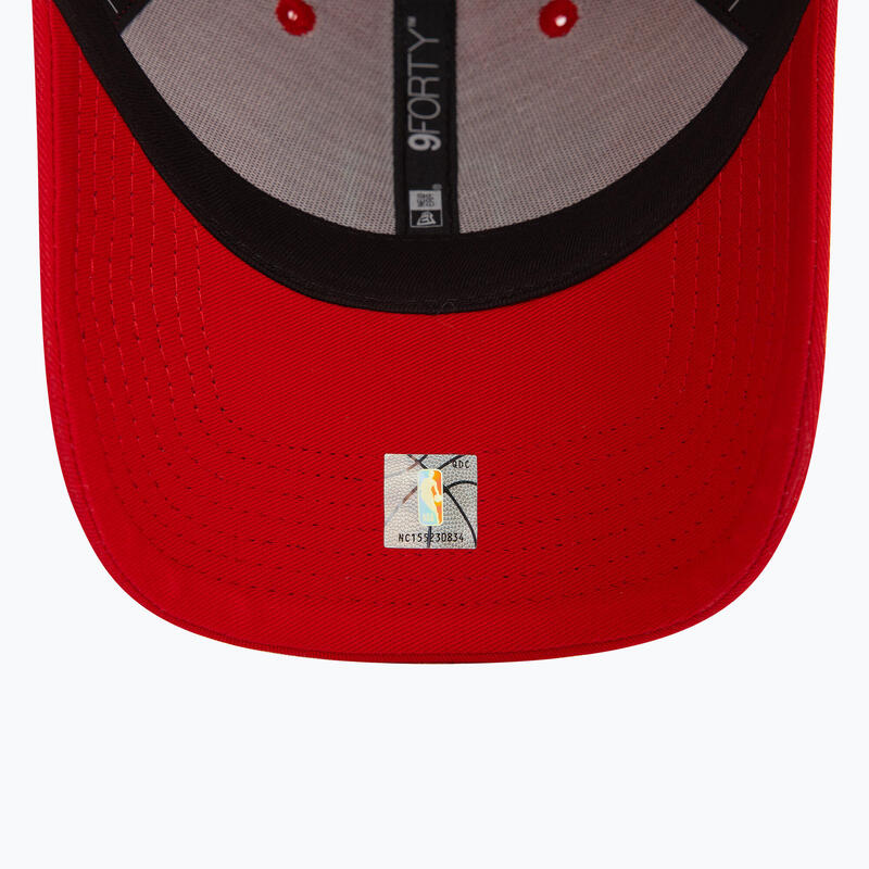 Șapcă cu cozoroc New Era Metallic Patch 9FORTY Chicago Bulls