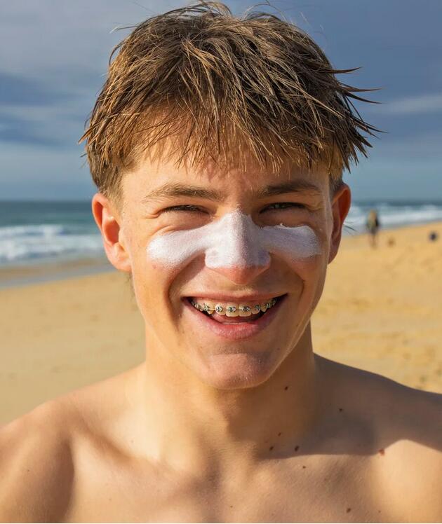 Sun Zapper White Zinc Stick SPF 50+ 2/3