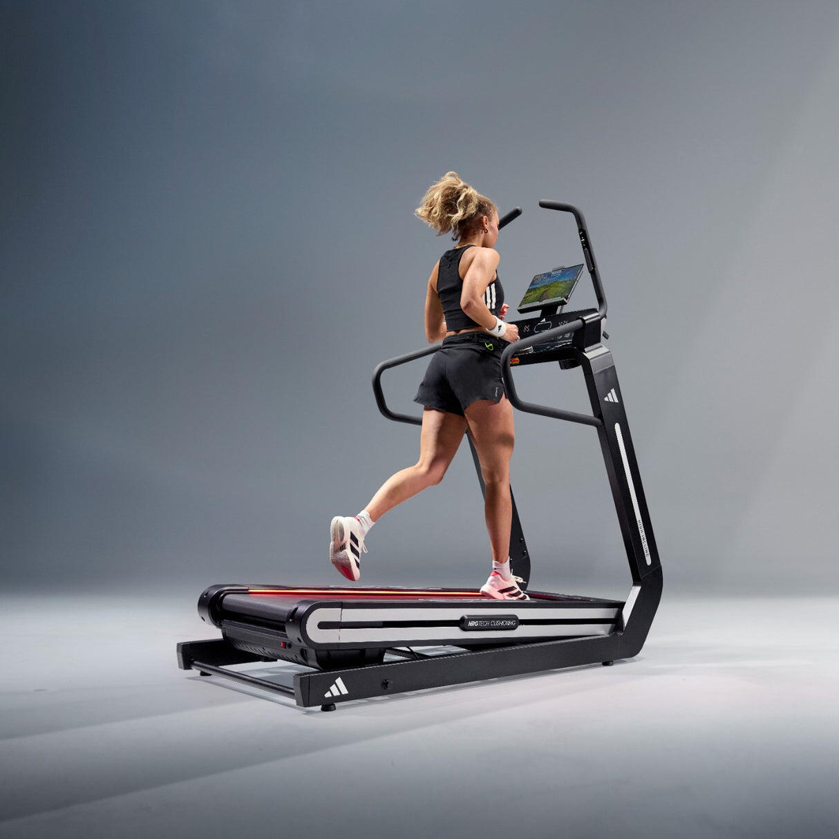 adidas Laufband T-800 Incline: bis 40% Steigung, 22km/h, 5PS, Kinomap & Zwift 3/7