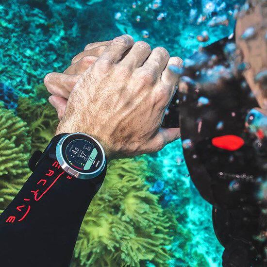 SUUNTO D5 DIVE COMPUTER WITH EXTRA FREE D5 RANDOM STRAP