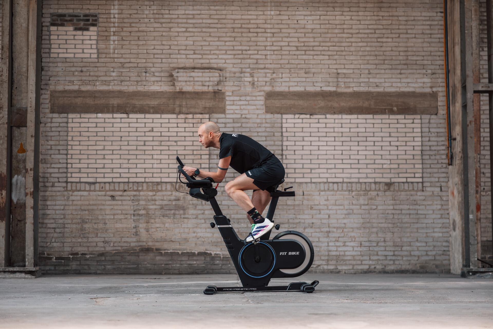 FitBike Race Magnetic Pro Indoor Cycle – 16 kg vliegwiel en Bluetooth 4/7