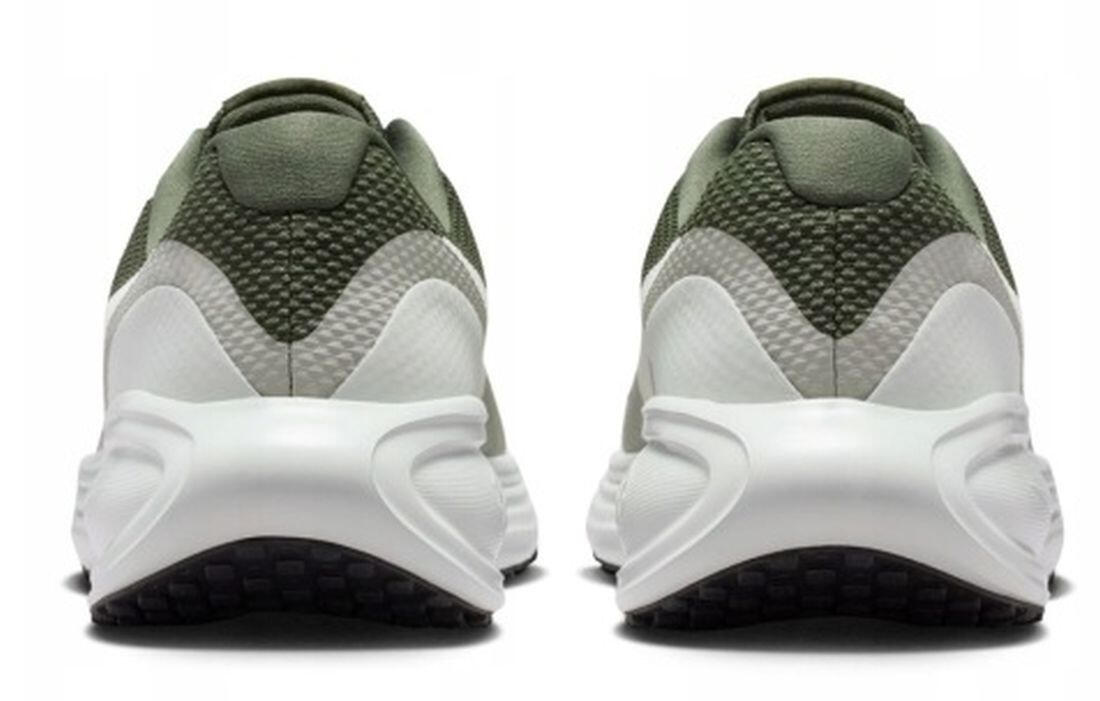 Buty sportowe męskie Nike Revolution 8 5/7