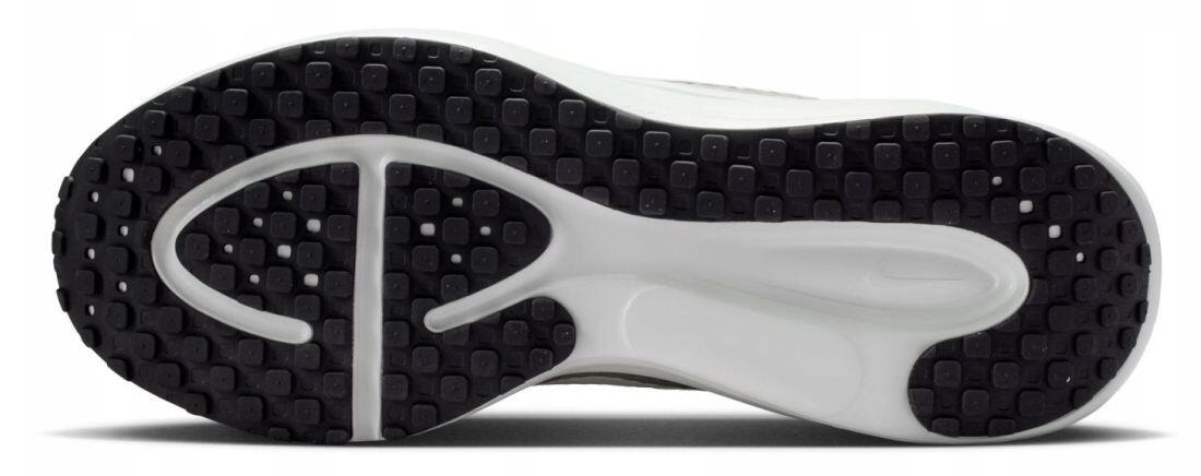 Buty sportowe męskie Nike Revolution 8 6/7