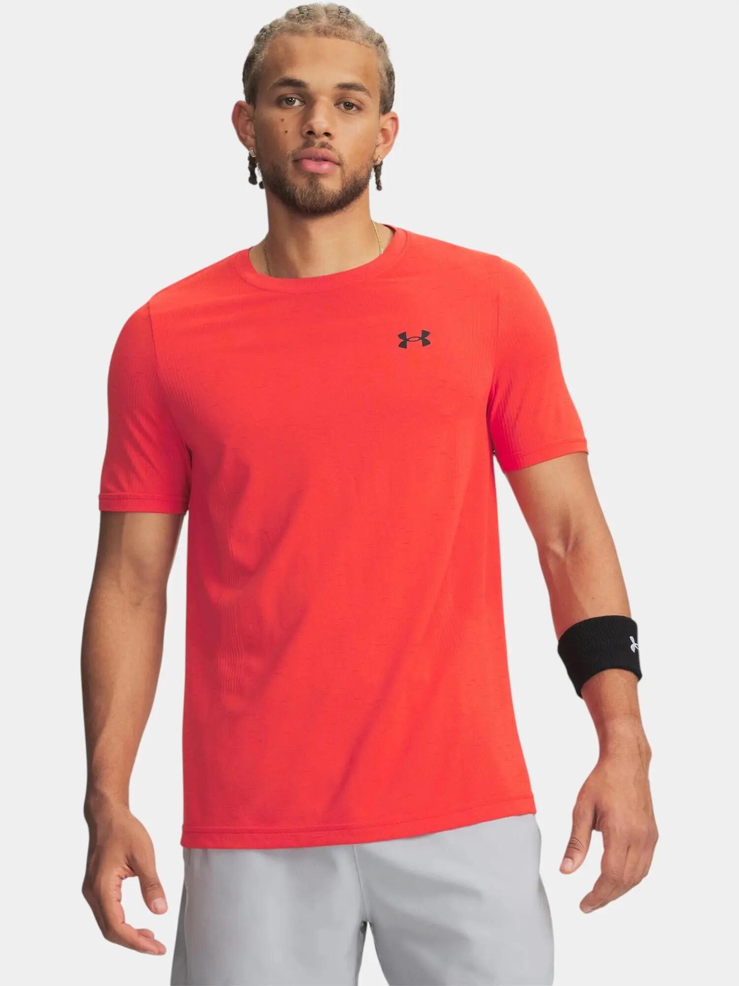UNDER ARMOUR picture