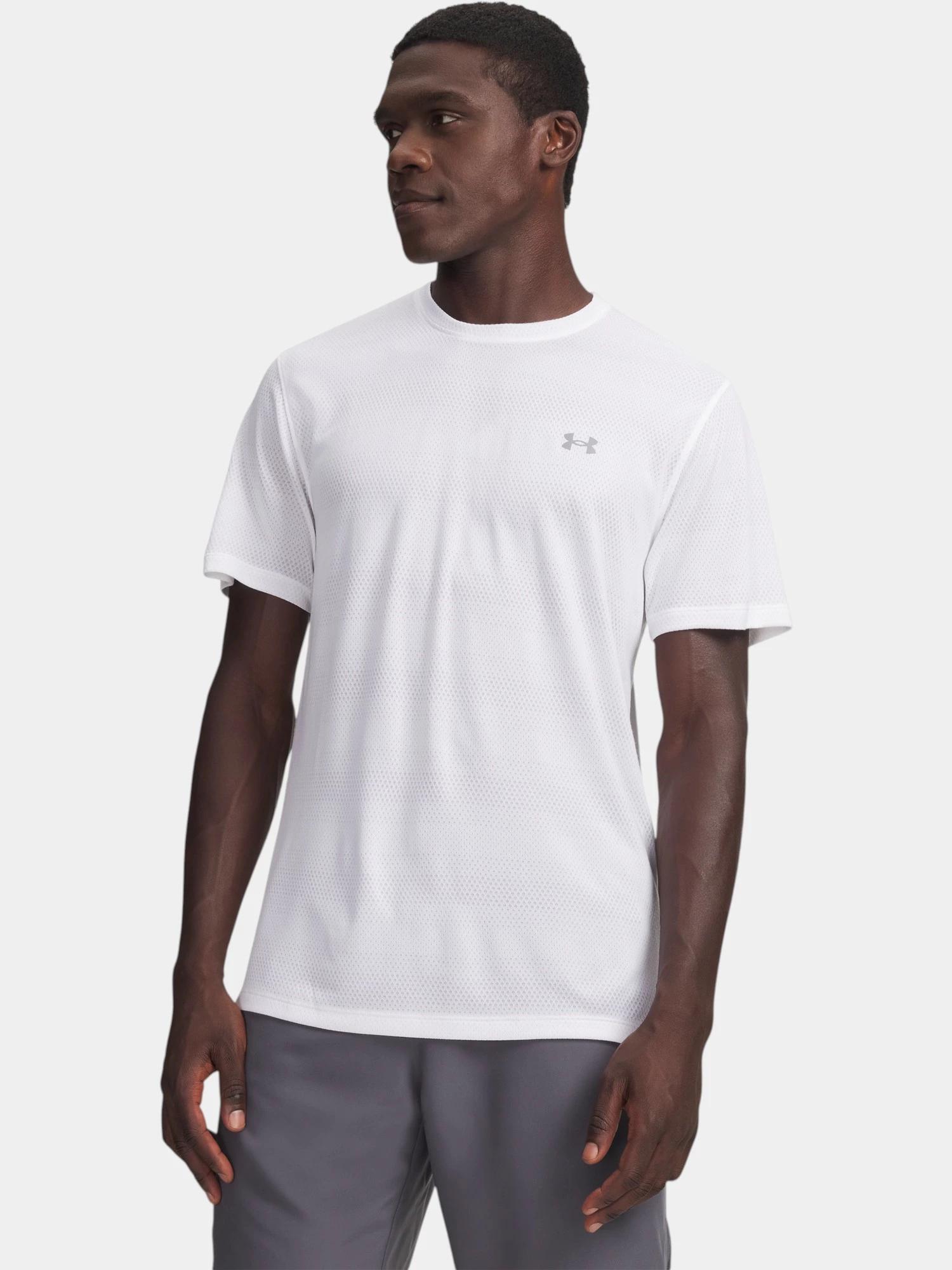 UNDER ARMOUR picture