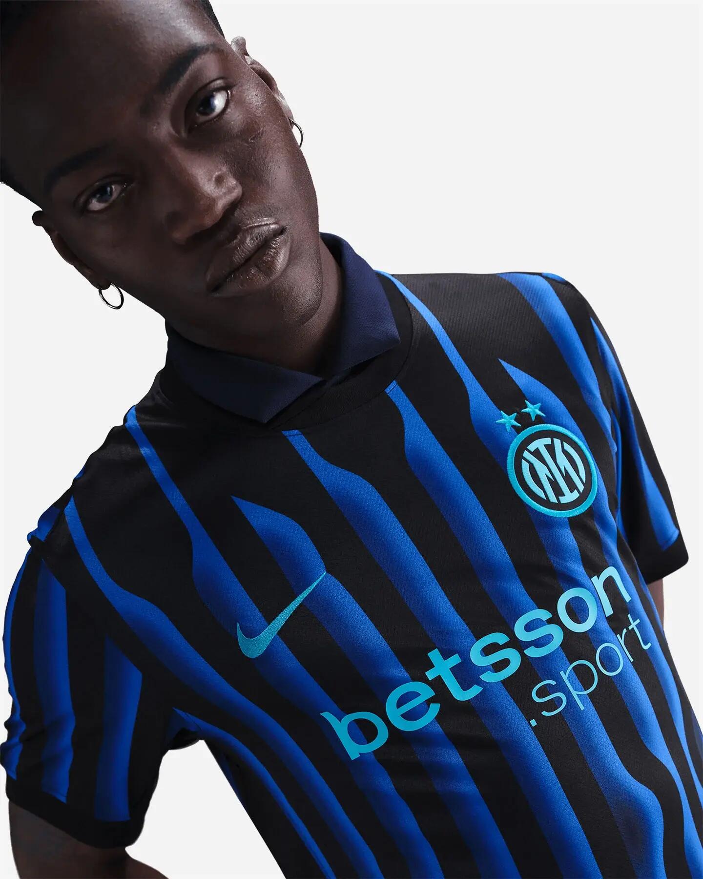 NIKE picture