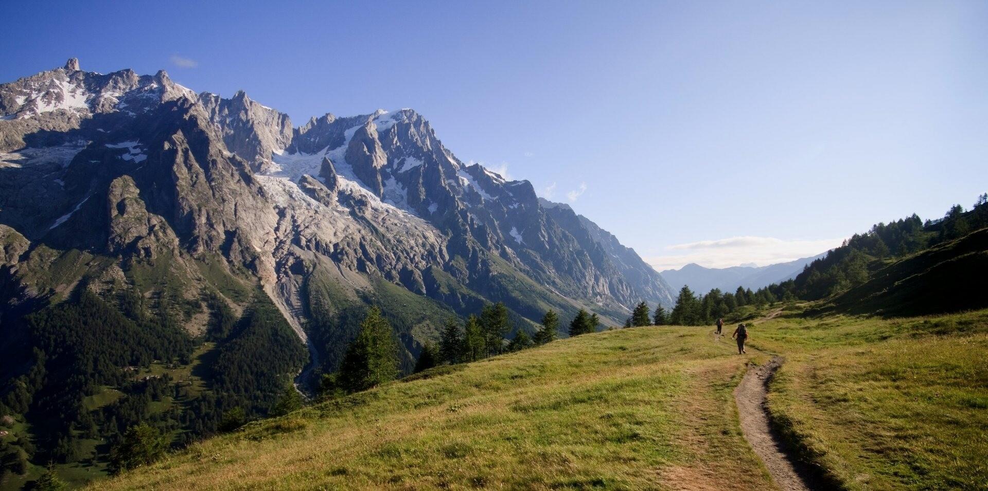 DECATHLON TRAVEL picture