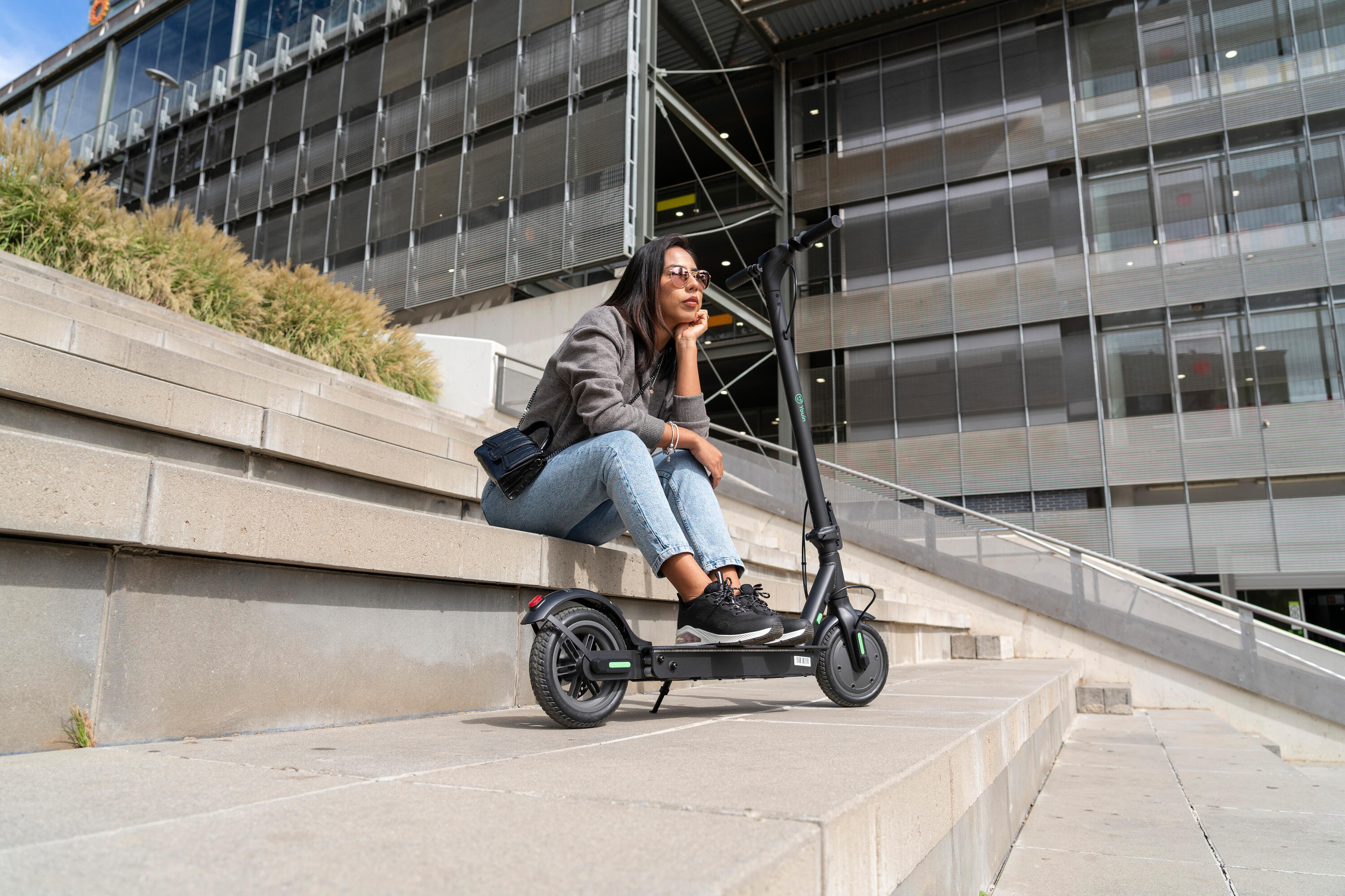Patinete Eléctrico Youin L2 8.5" antipinchazos 350W 25km Hasta 25km/h IPX4 6/7
