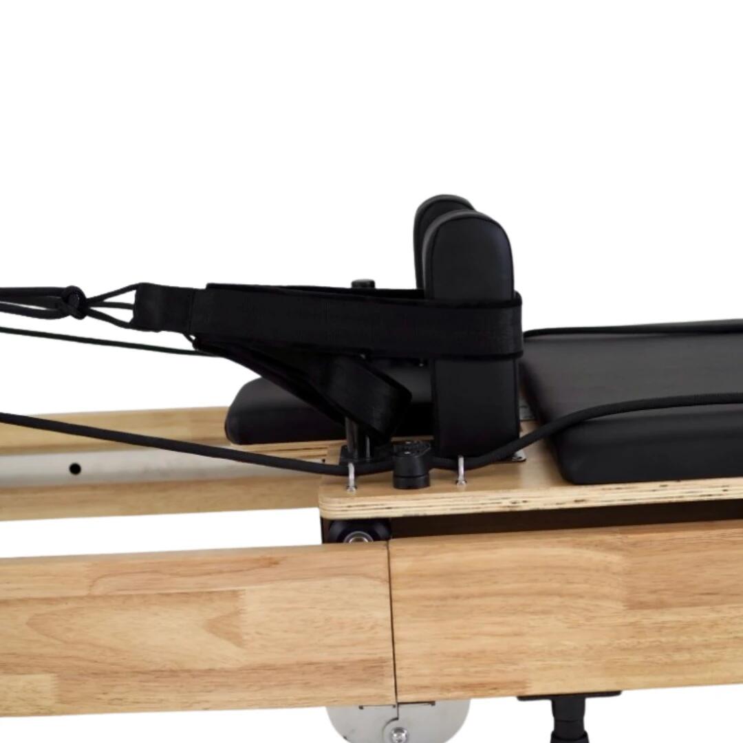 Skládací pilates reformer Sharp Shape ve verzi s dubovým rámem. 2/7