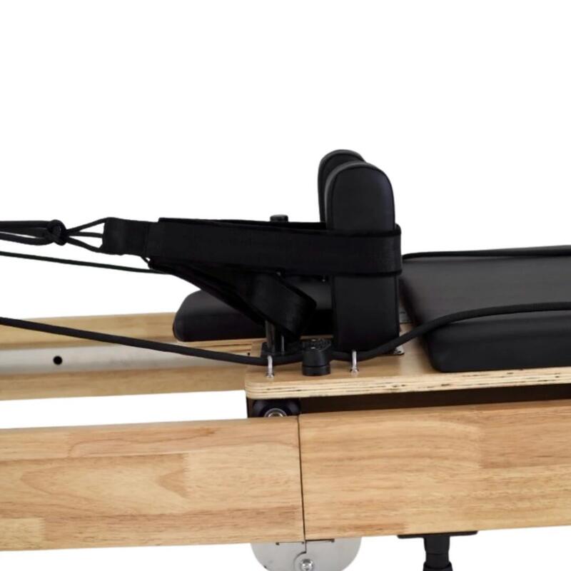Skládací pilates reformer Sharp Shape ve verzi s dubovým rámem.