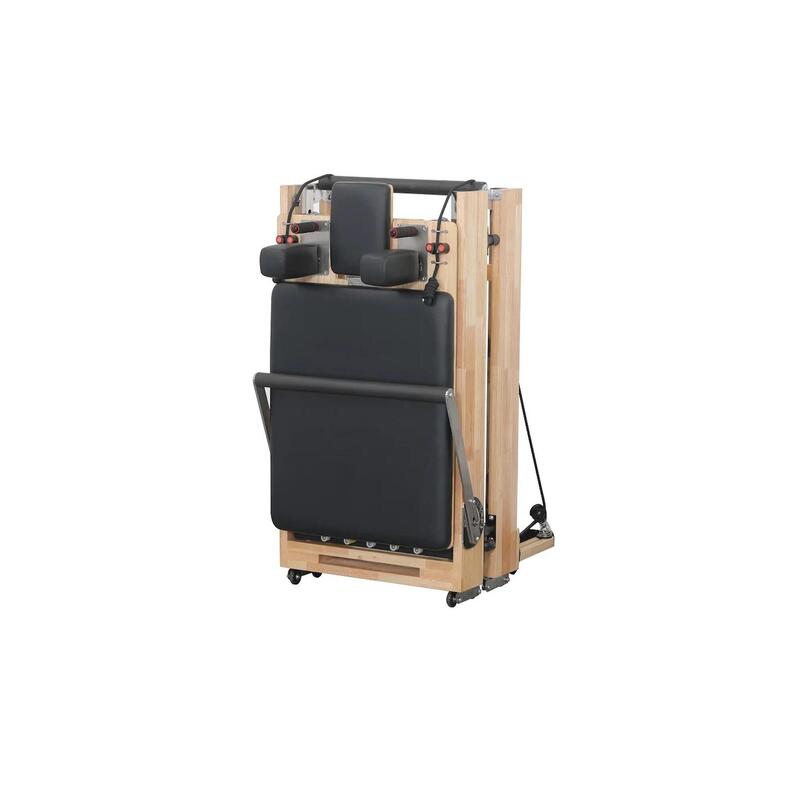 Skládací pilates reformer Sharp Shape ve verzi s dubovým rámem.