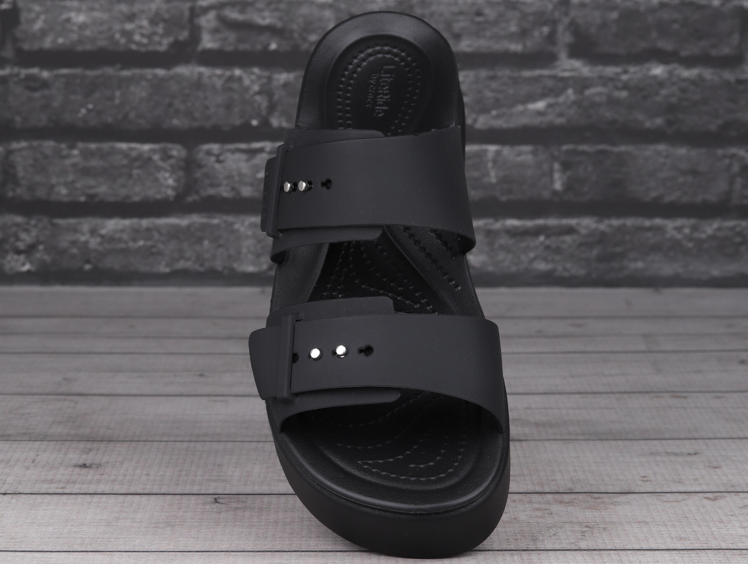 Sandalias CROCS  Brooklyn Buckle Negro  Mujer 6/7