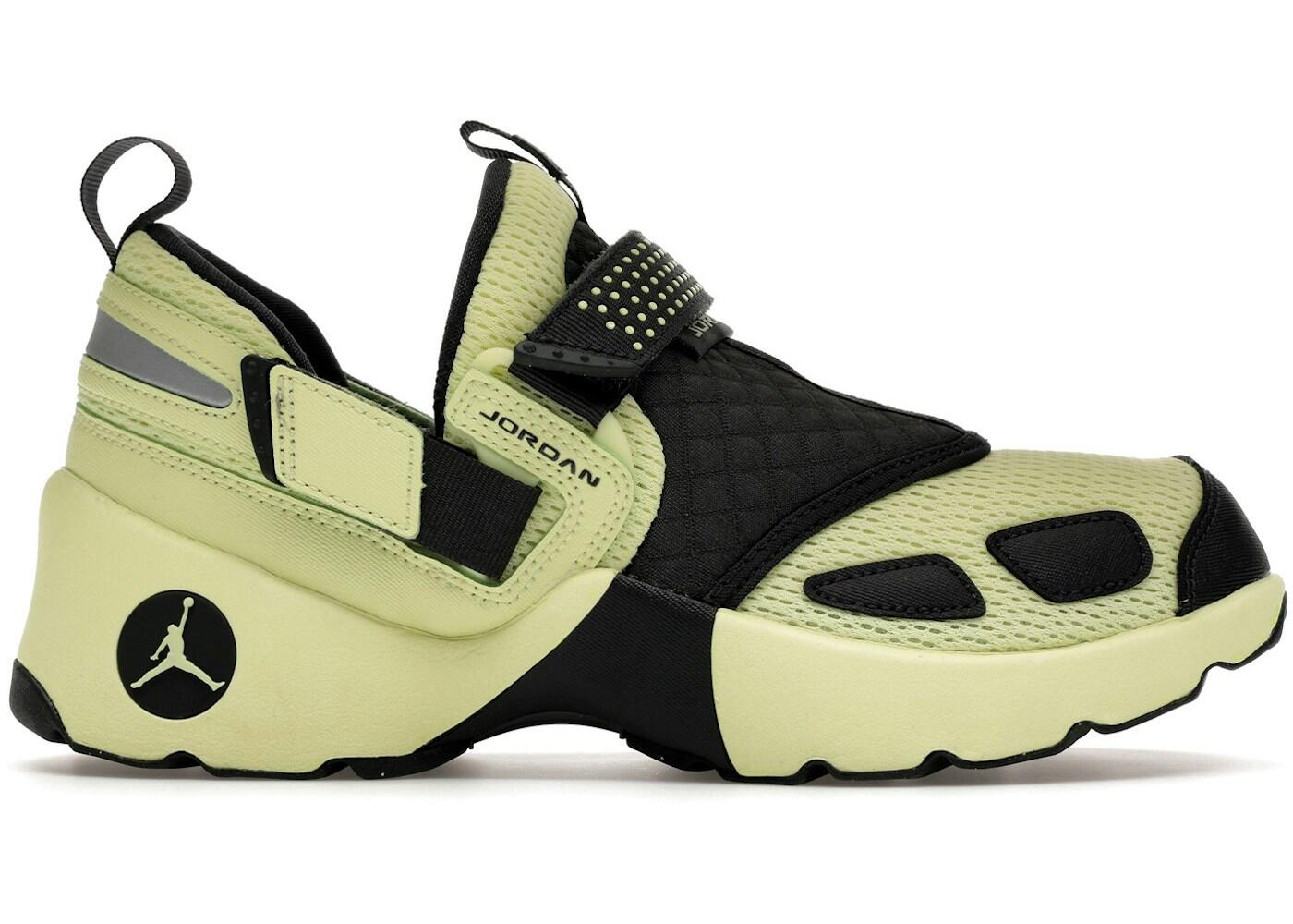 Jordan Women's Trunner LX sport walking shoes 2/2