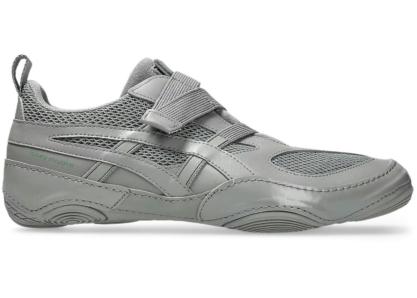 ASICS x Issey Miyake Hyper Taping 2/2