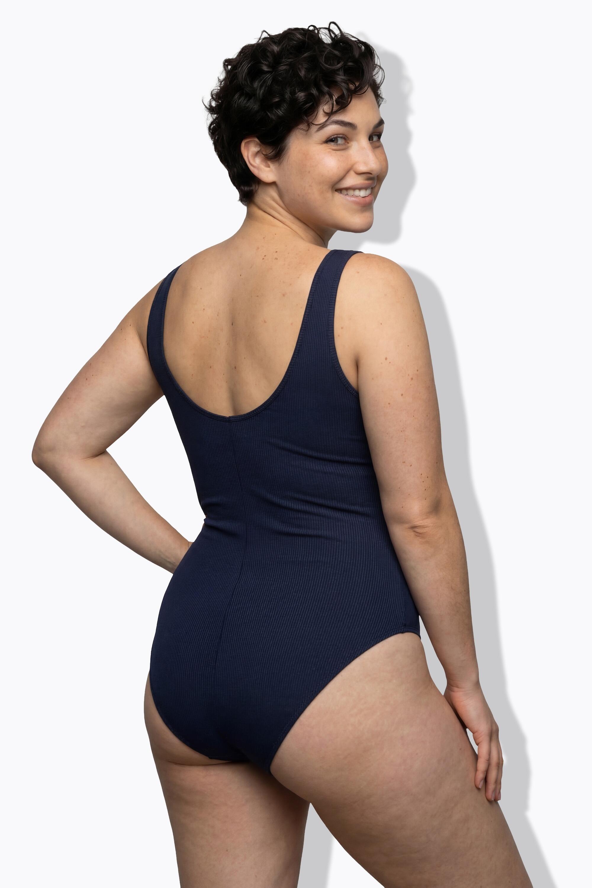Femme Maillot de bain bonnets souples. Drapé et rayures. Matière recyclée 2/7