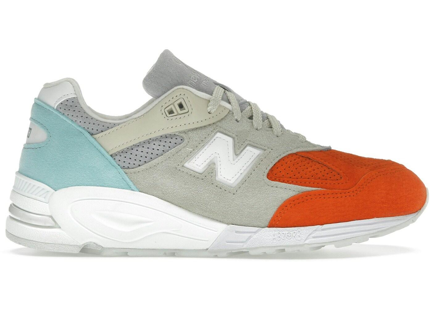 New Balance 990v2 Kith Cyclades (with Socks) 2/2