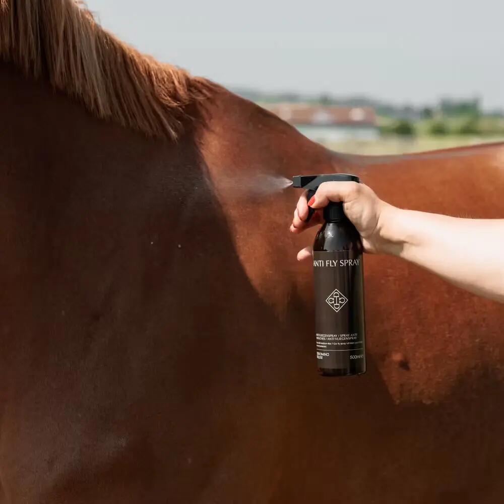 Spray anti-insectes pour cheval Grooming Deluxe 2/2