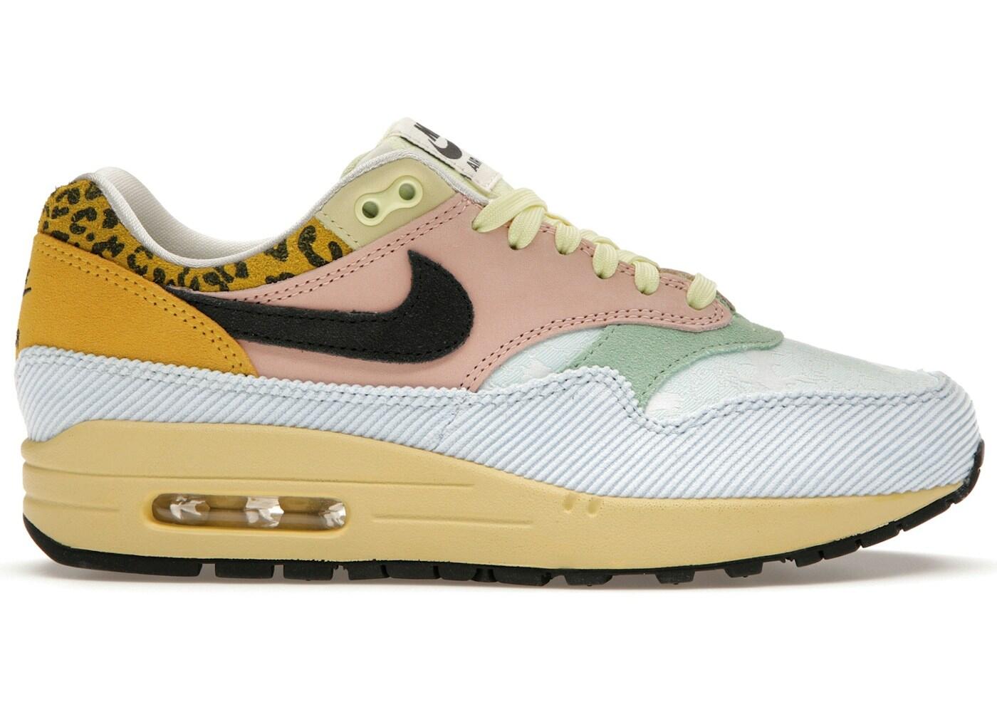 NIKE picture