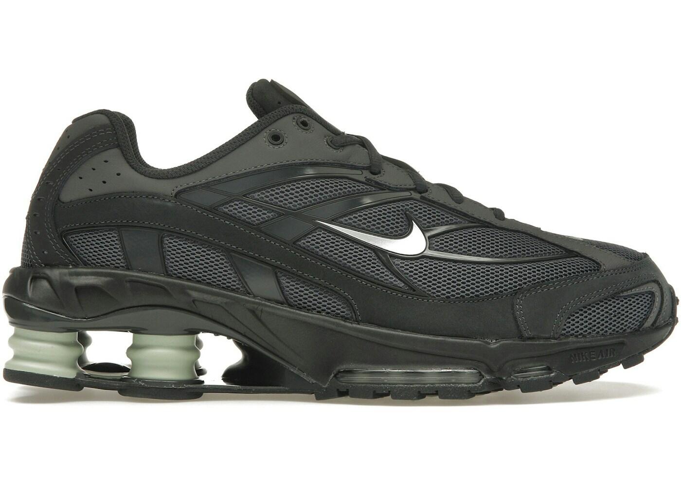 NIKE picture