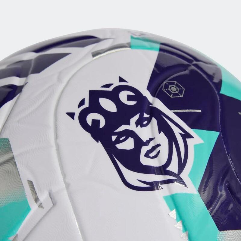 Adidas Queens League labda