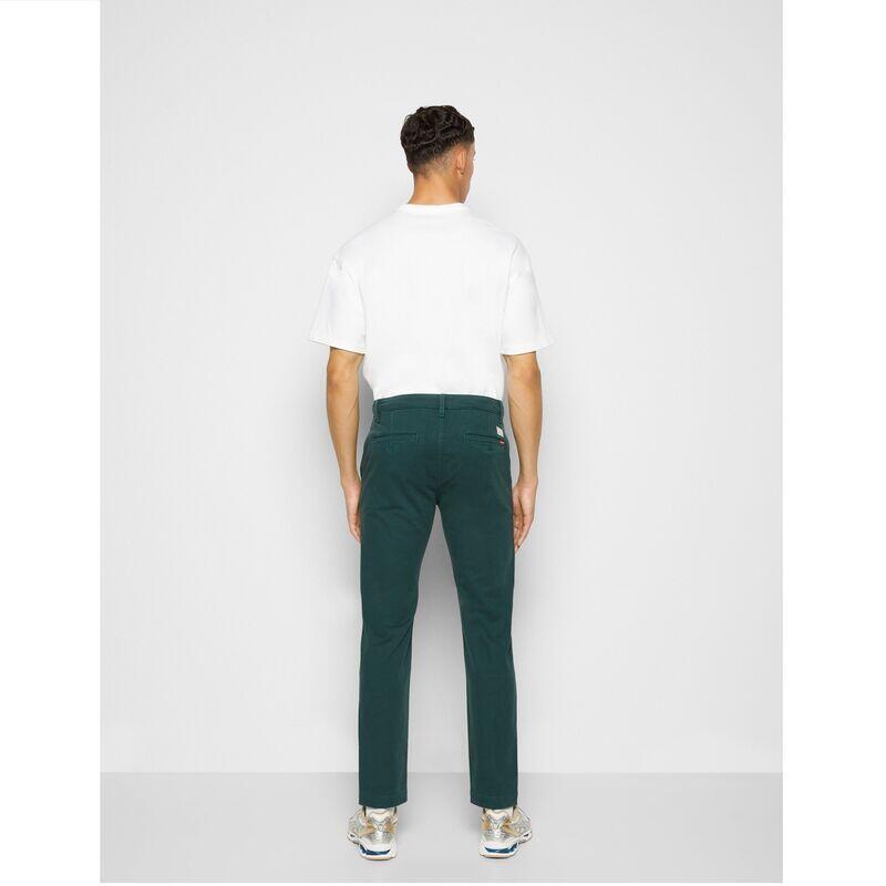 Pantalón  Levis Chino Slim II 3/4