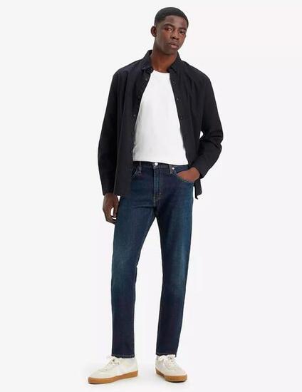 Pantaloni da uomo Levi's blu.