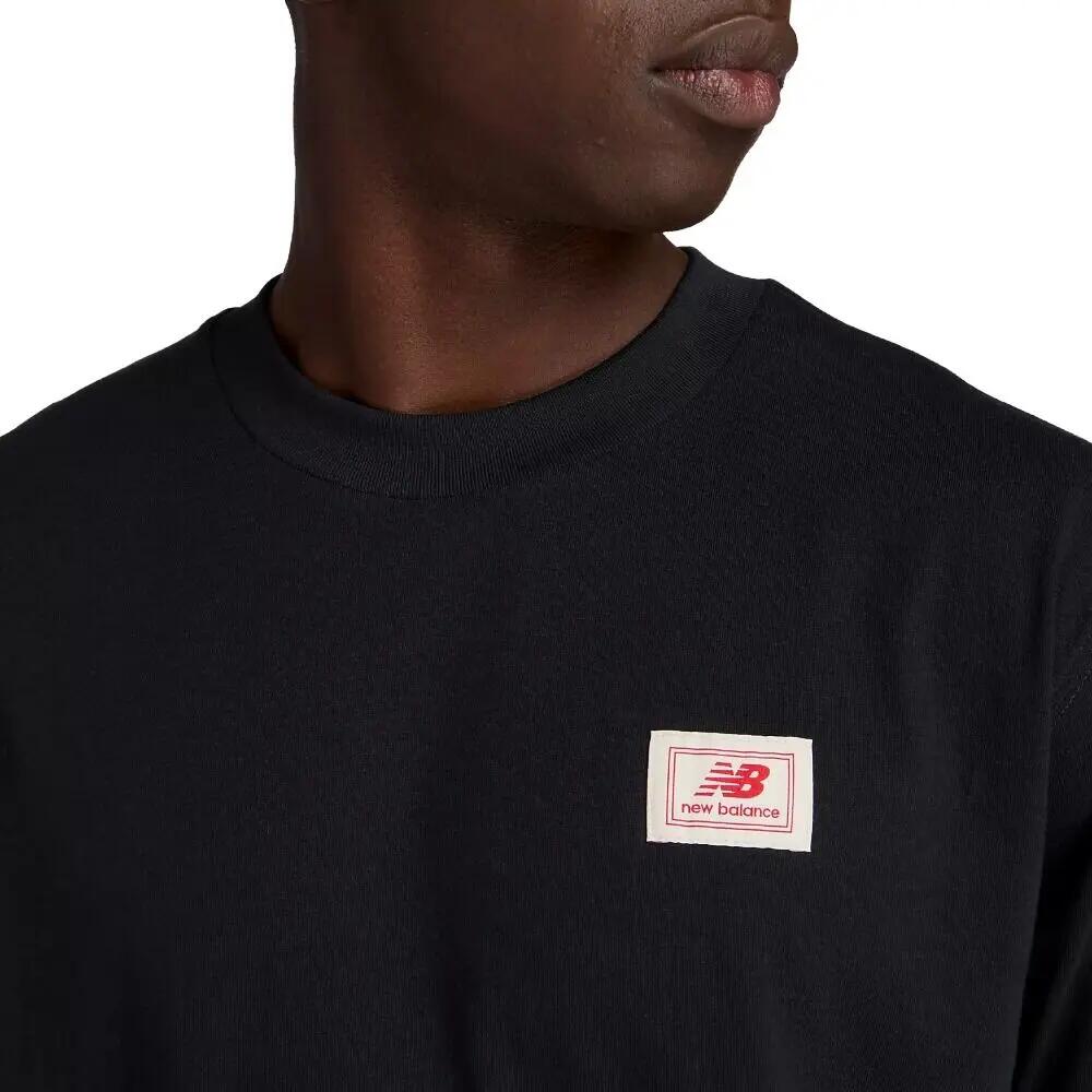 Camiseta Negra New Balance Woven Label T-Shirt Black 3/5