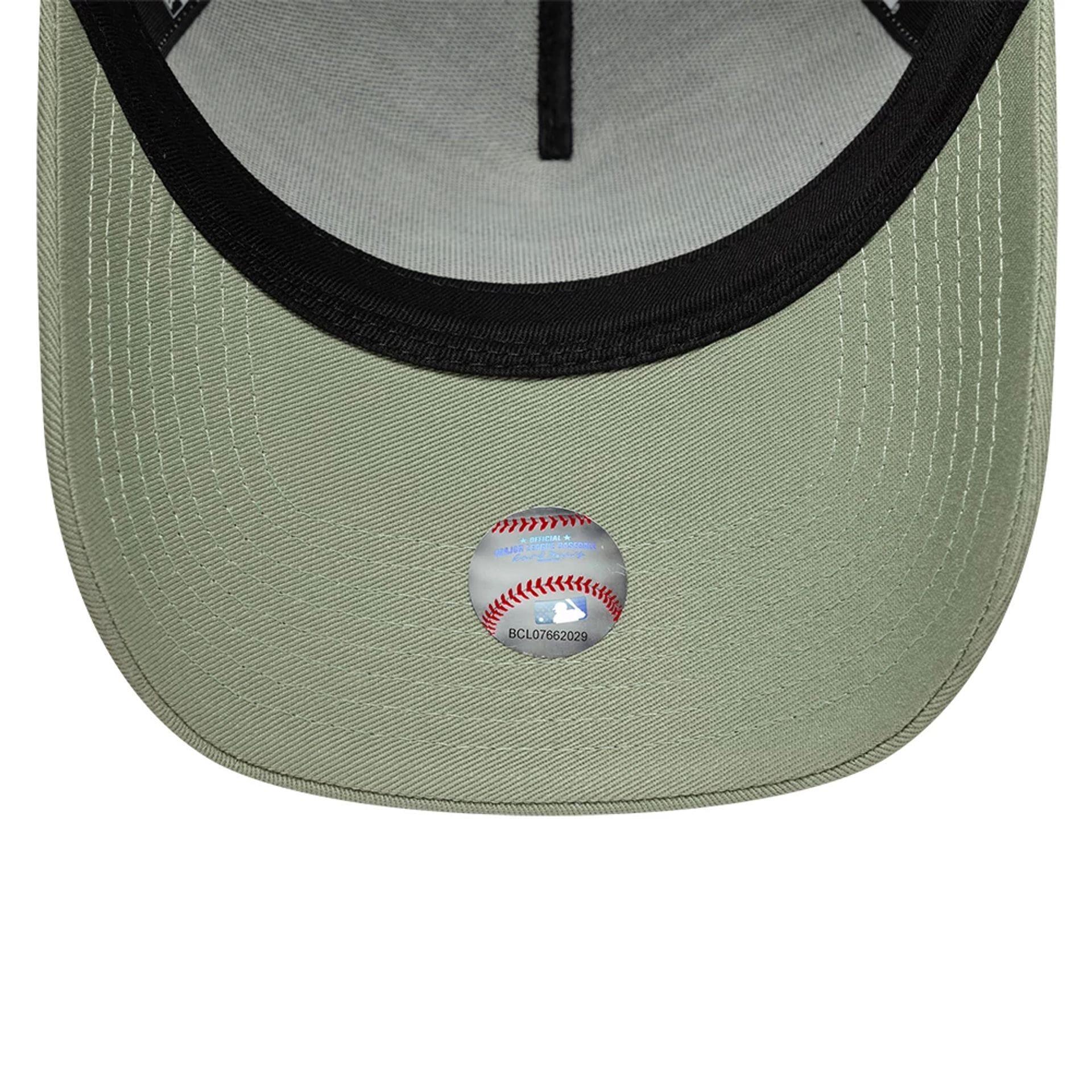 New Era 9FORTY Cap MLB New York Yankees League Essential pastel green 5/5